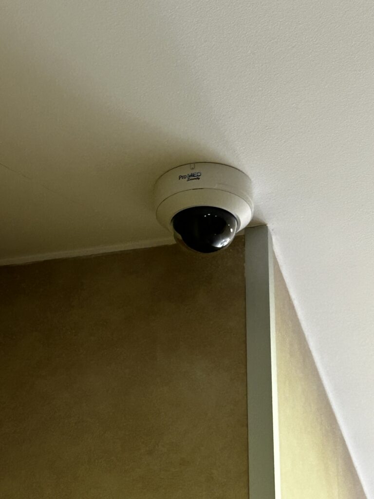 instalación de cámaras de seguridad en comercio de Badalona